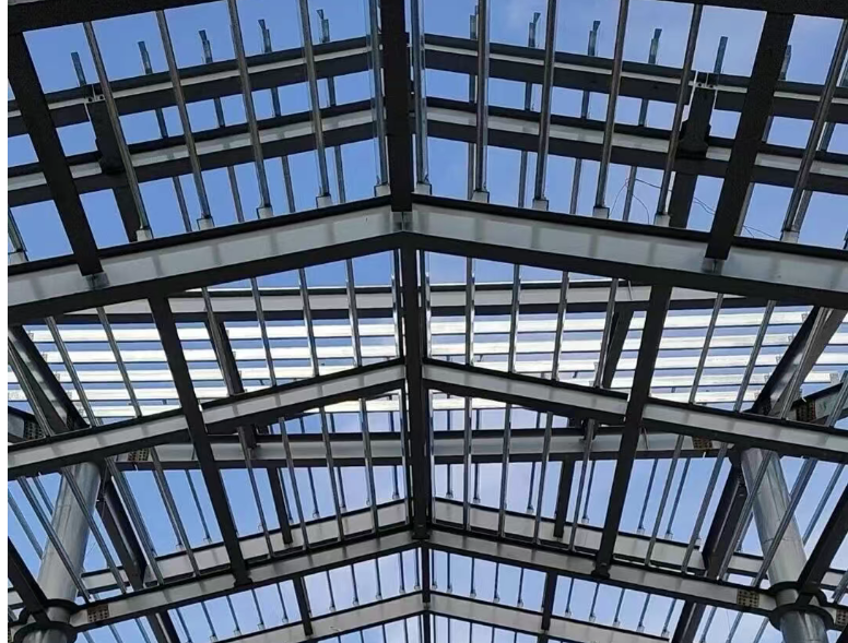 钢结构拉条,怎么‘拉’才有效?布置时的核心要点! 广州网架工程选择广州经纬钢结构工程有限公司 咨询电话:13925156722