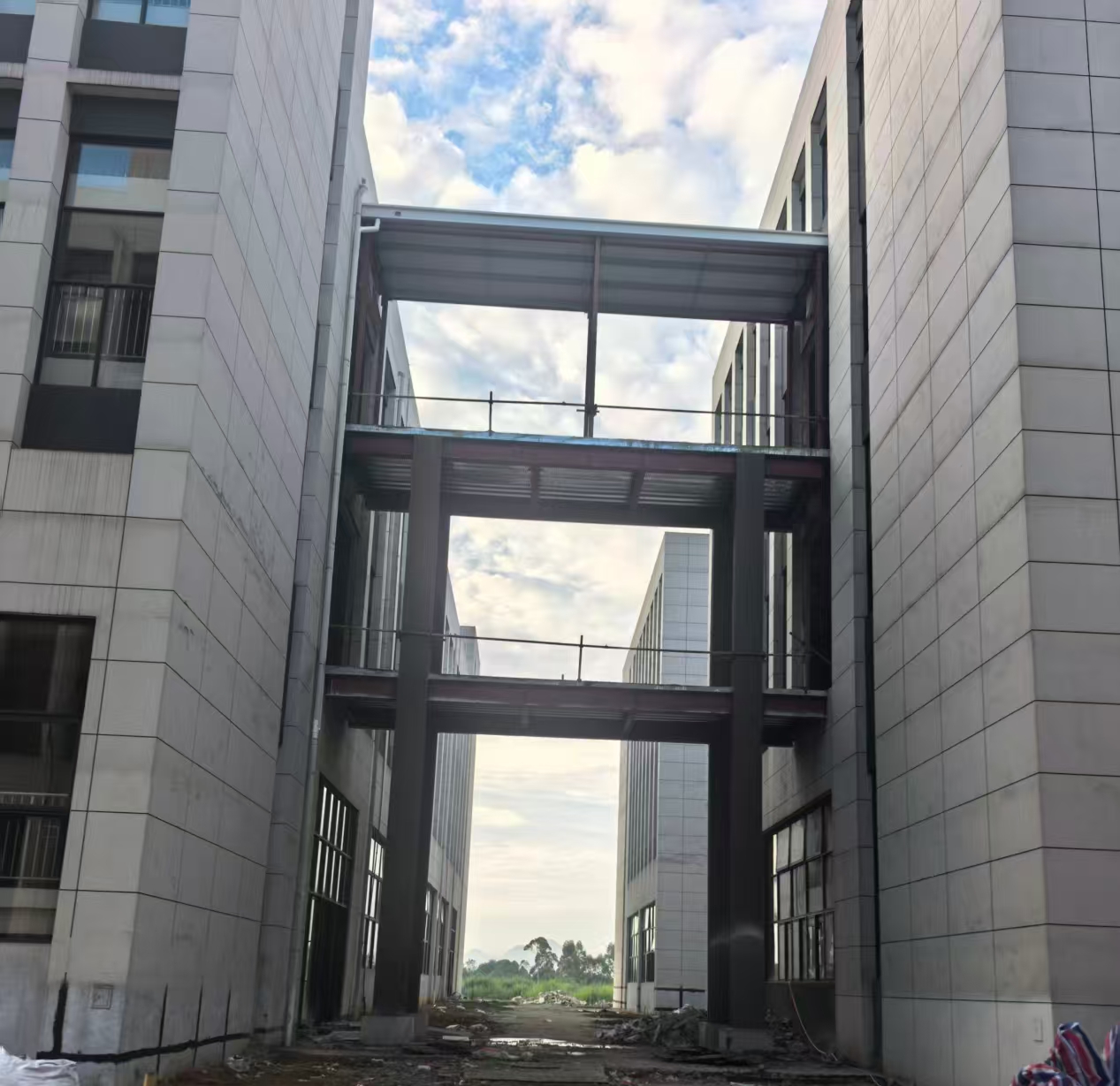 室外连廊钢结构   广州钢结构项目选择广州经纬钢结构工程有限公司